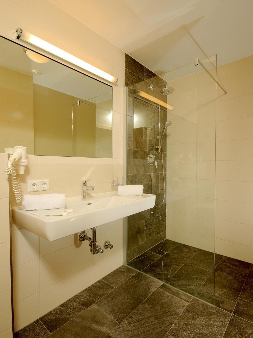 Hotel Burgschrofn Tux Luaran gambar